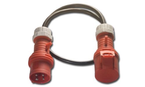 Un primer plano de un cable con dos enchufes rojos.