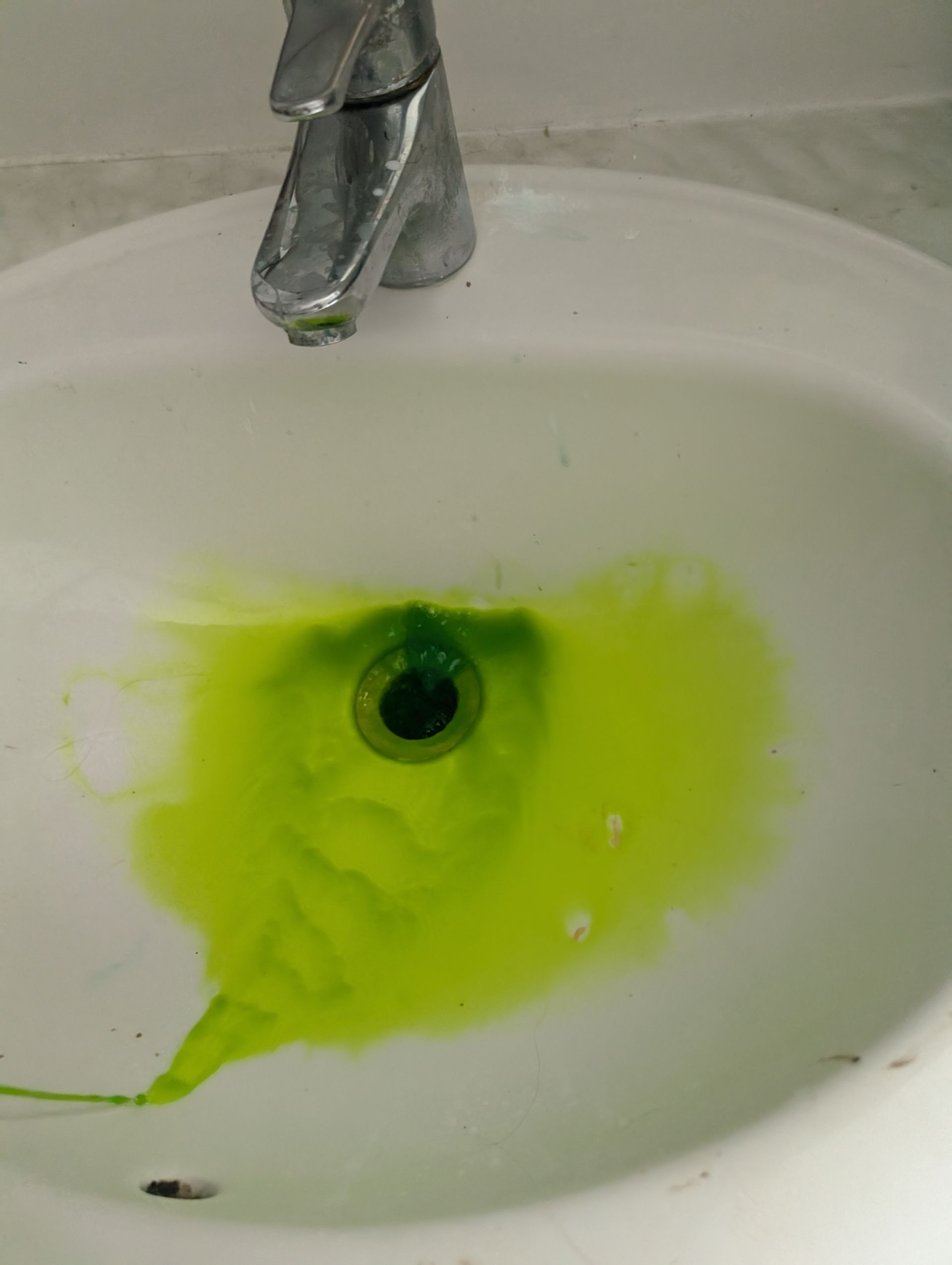 Fluorescéine dans l'eau