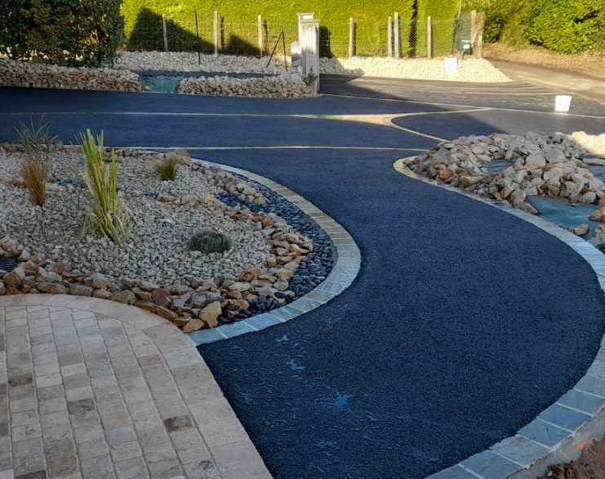 Travaux d'aménagement extérieur réalisés par la société Bezard TP