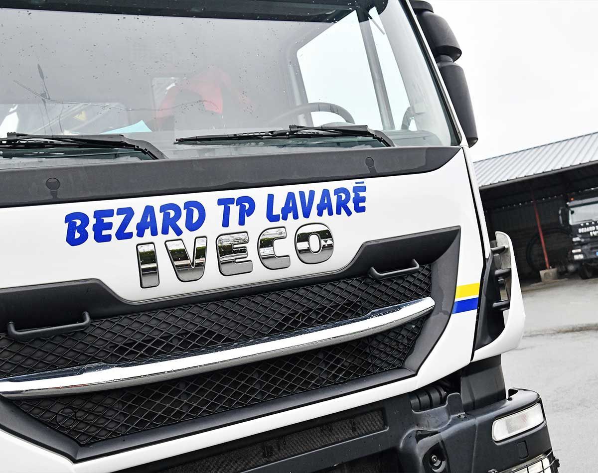 Véhicule poids lourd de la société Bezard TP