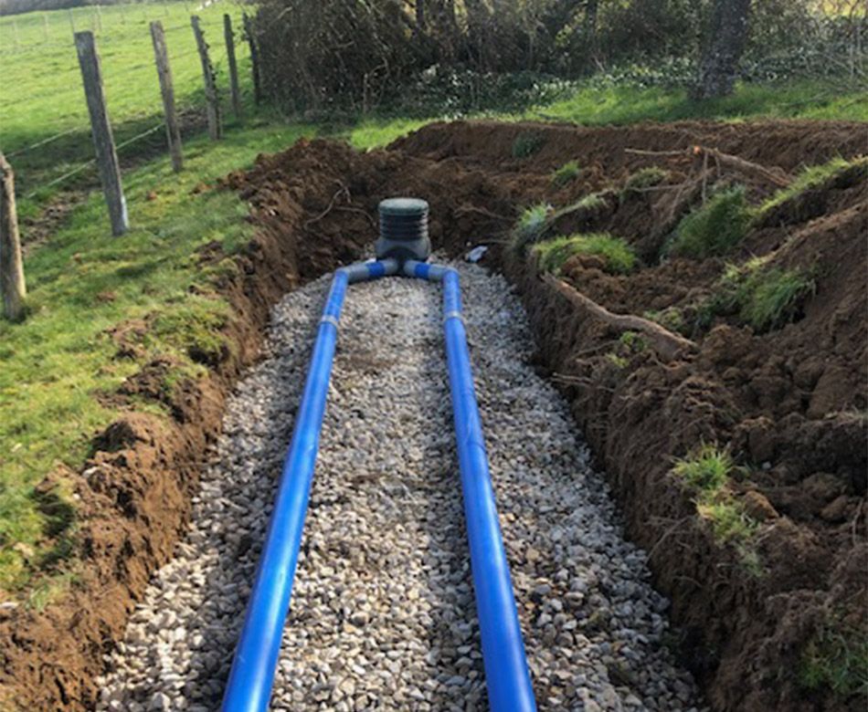 Tranchée d'un réseau d'assainissement individuel