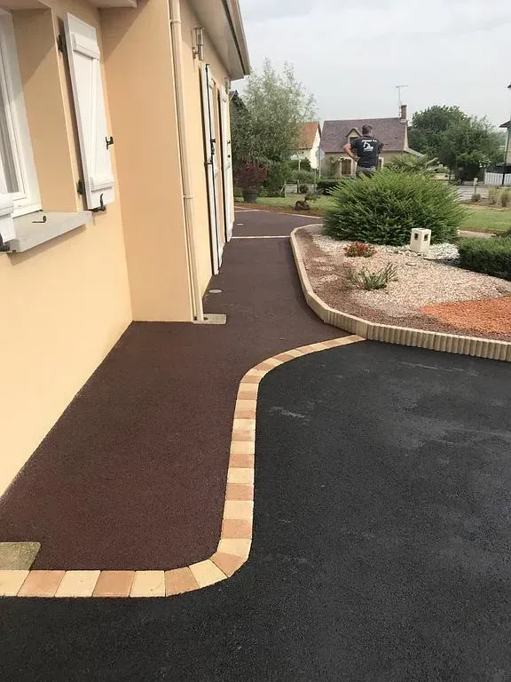 Aménagement d'une cour extérieure