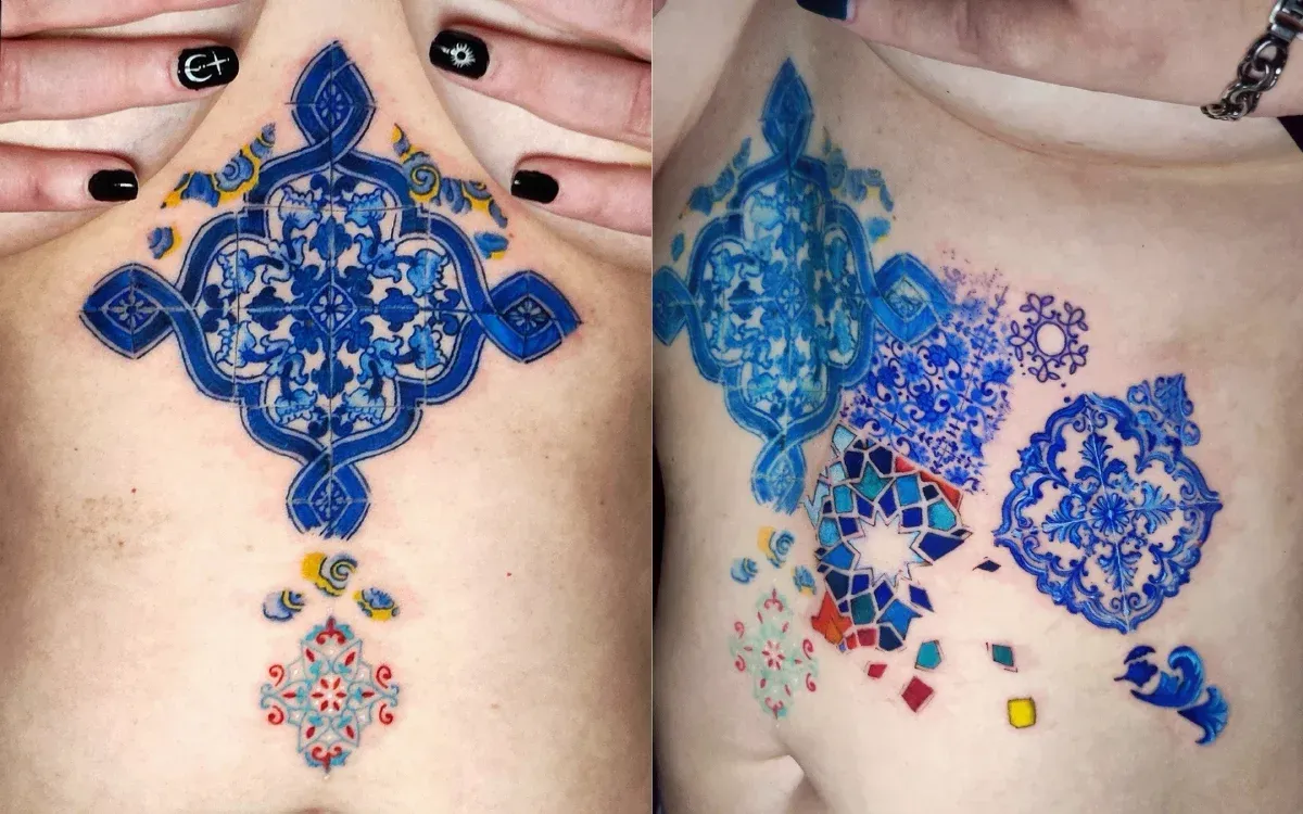 Dos fotos: el pecho de una persona con tatuajes azules tipo mosaico. Una es simétrica, la otra fragmentada.