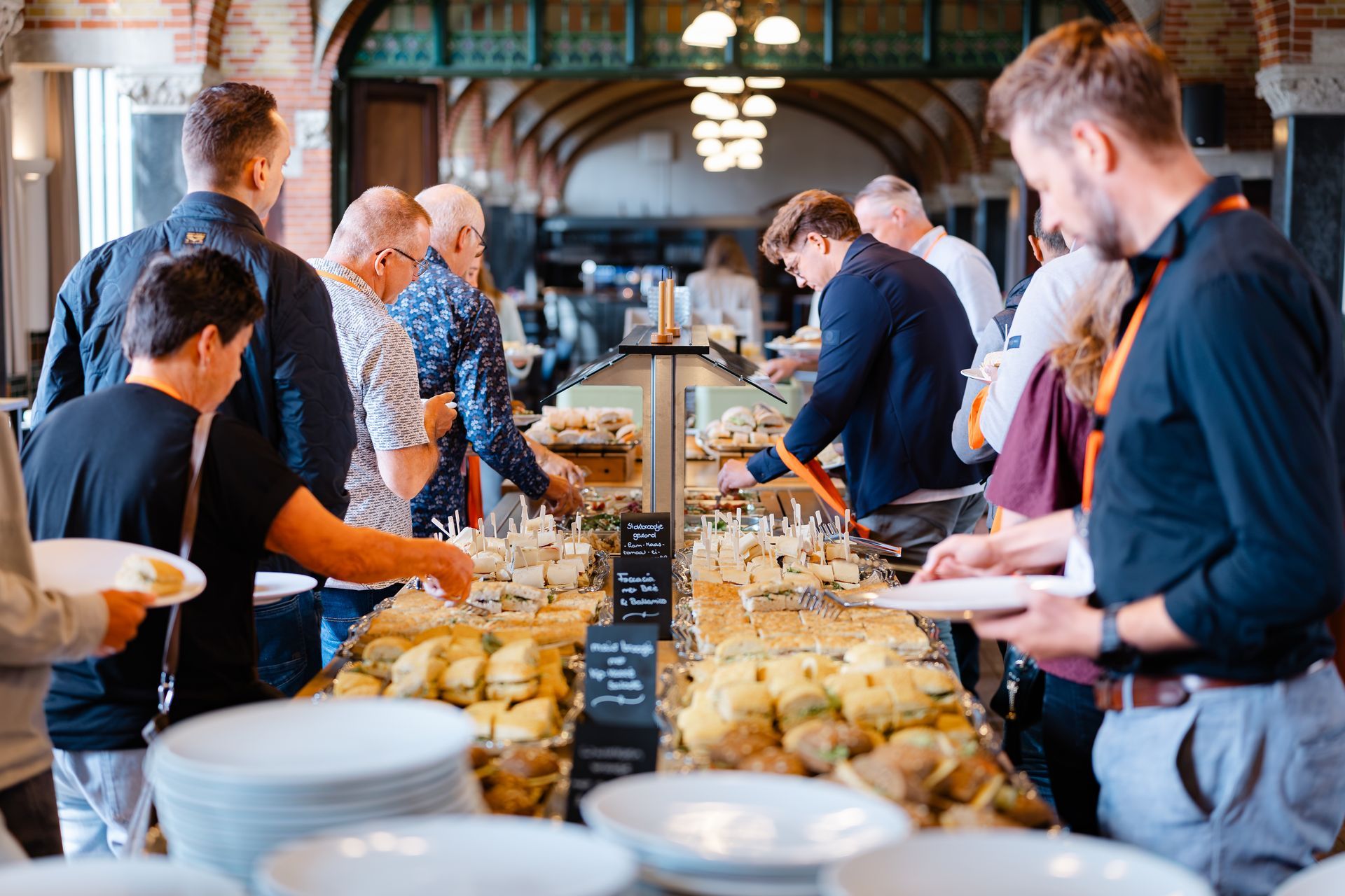 Netwerkborrel en lunch tijdens een zakelijk business event bij Bovendonk
