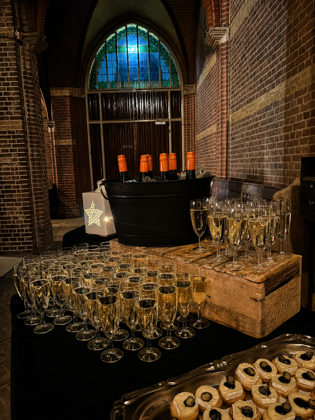 Luxe culinaire hapjes en drankjes tijdens een eindejaarsborrel bij Bovendonk