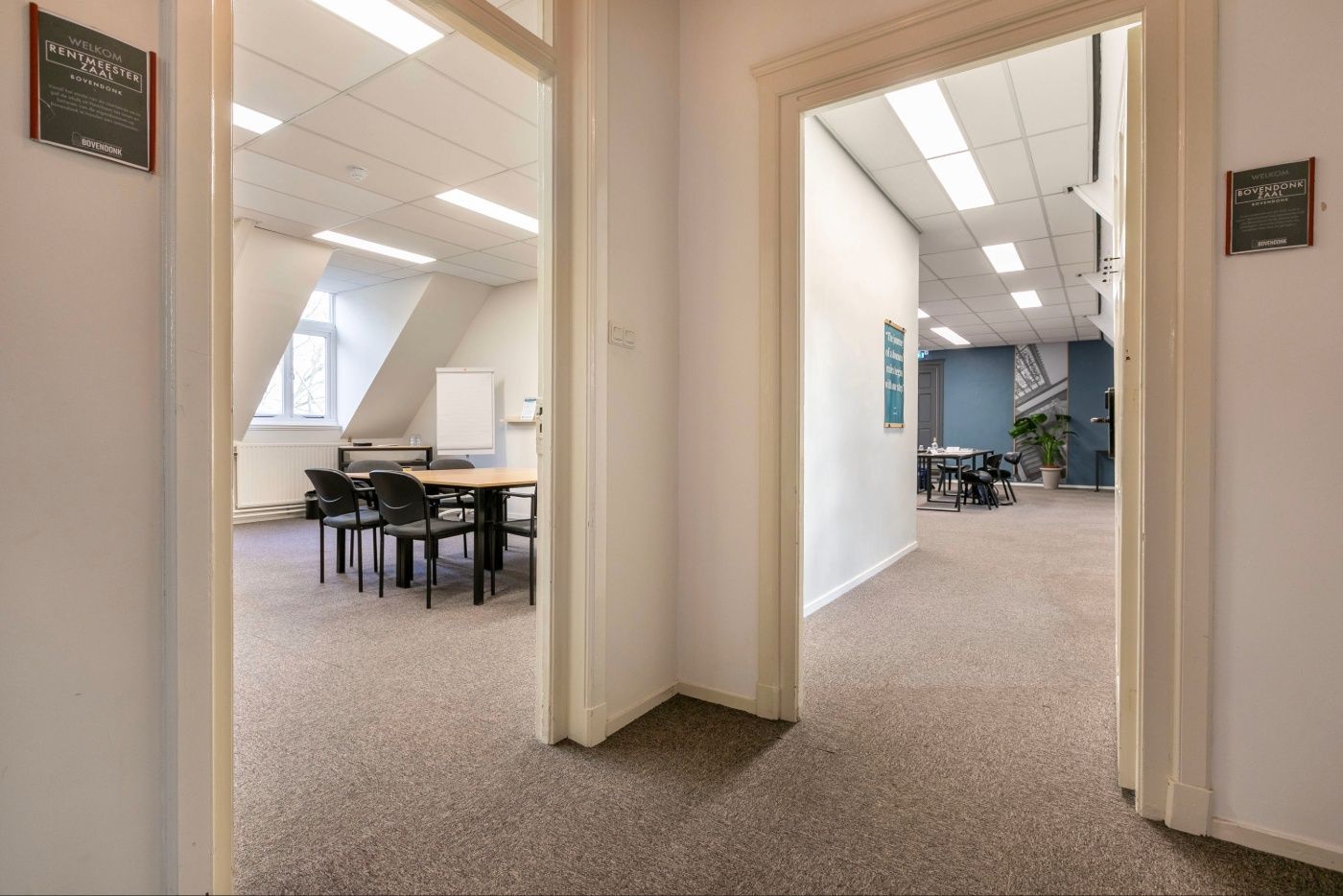 Ingang Bovendonkzaal, direct gelegen naast een subzaal.