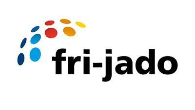 Een logo voor fri-jado met kleurrijke stippen op een witte achtergrond.