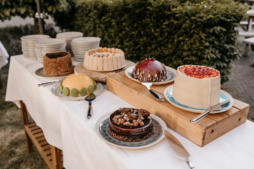 Diverse broodjes bij het lunchbuffet