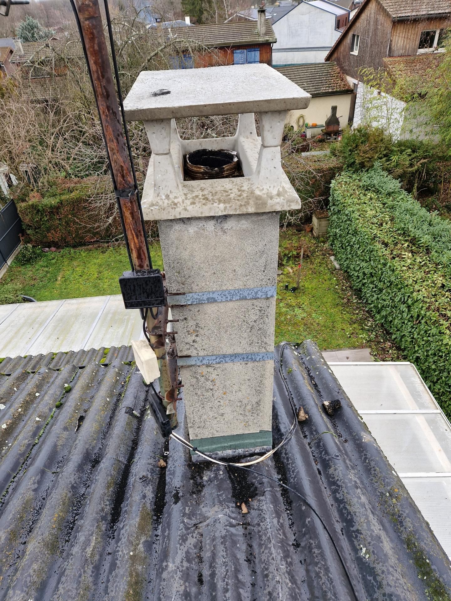 Sortie de toit de cheminée en béton