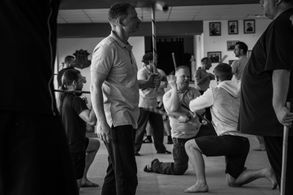 Kampfsporttraining mit mehreren Personen