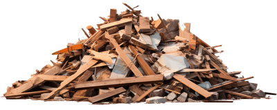 Tas de déchets en bois sur fond blanc.