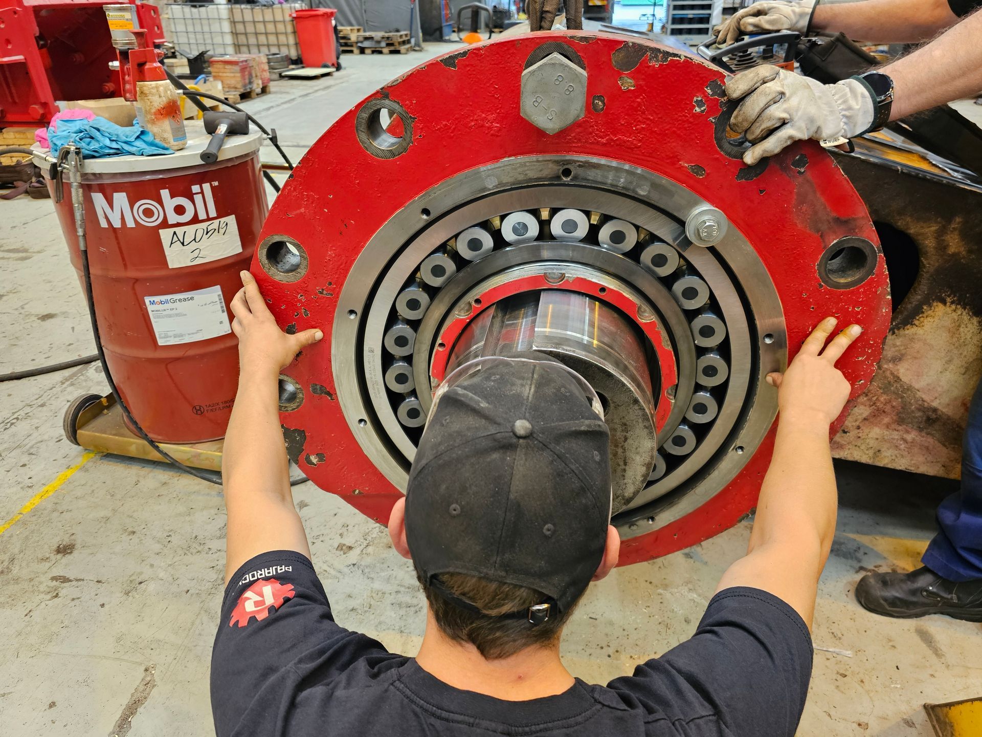 Koneikkojen, käyttö-akseleiden ja heilurien laakeroinnit- PaJAROCK Oy
