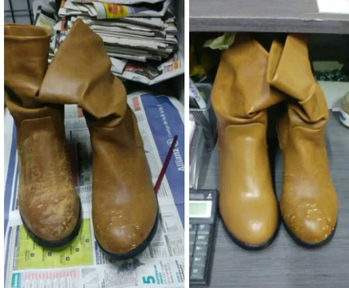 Dos pares de botas de cuero marrón sobre un periódico, una con aspecto desgastado y la otra más limpia.