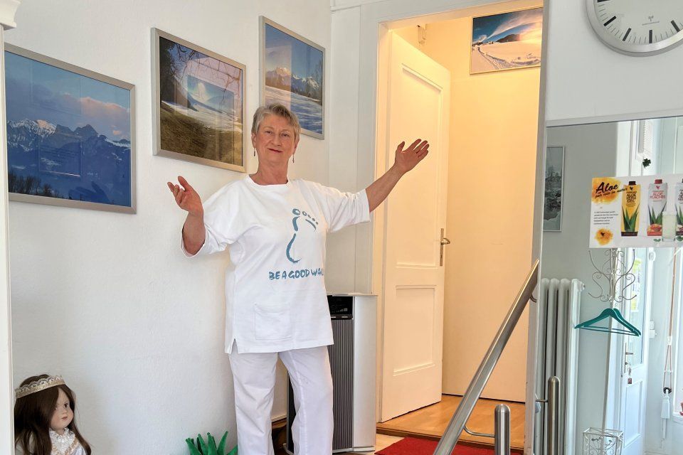 044 341 33 63 im Studio für Fusspflege