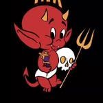 Diablo de dibujos animados con tridente y calavera. Rojo, sentado, sosteniendo un tesoro, sonriendo.