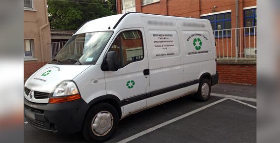 Photo d'un fourgnon de l'entreprise Ben Informatique