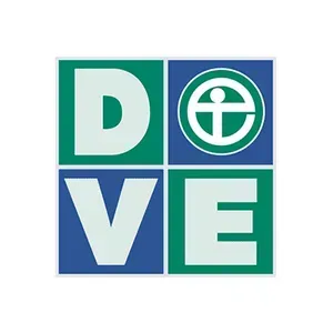 Ein quadratisches Logo, unterteilt in vier Felder: grün mit „D“, blau mit einem Kreissymbol, blau mit „V“ und grün mit „E“.