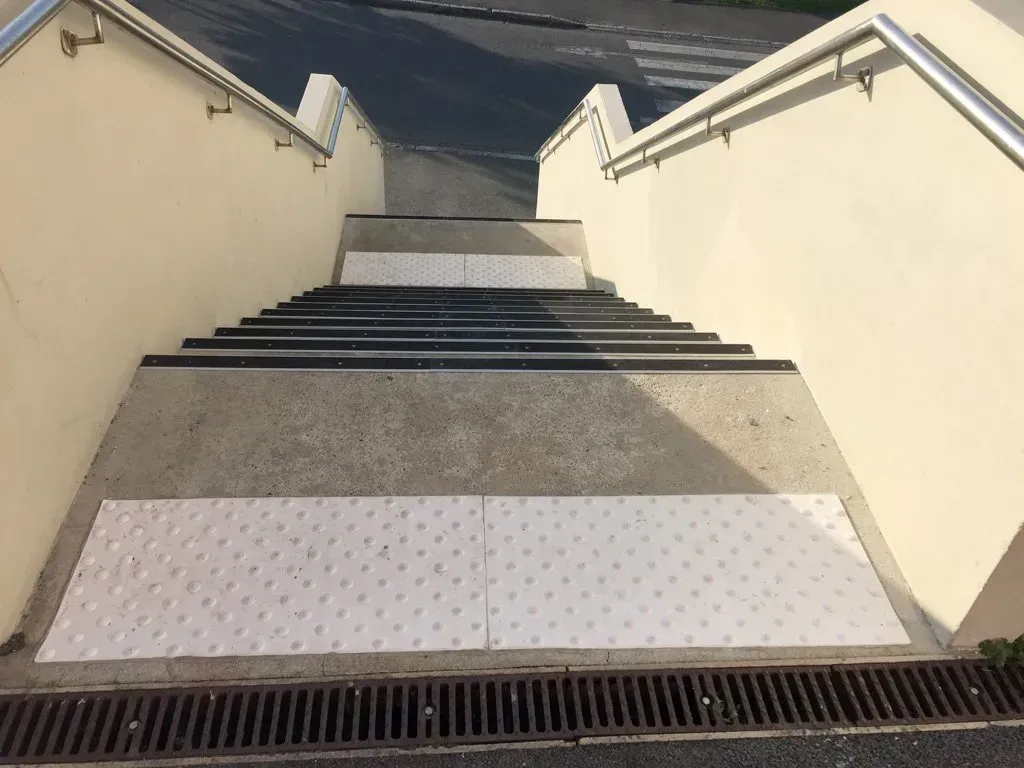 Escalier pour les PMR