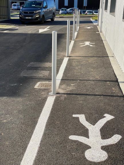 Marquage au sol pour piste piétonne