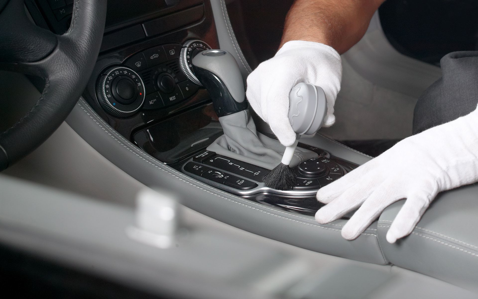 Dépoussiérage de la voiture