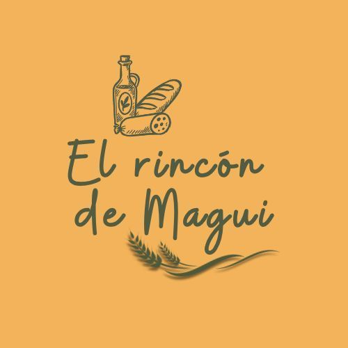 Un gran pan redondo y crujiente, con nueces troceadas, reposando en una cesta de mimbre forrada con papel pergamino.