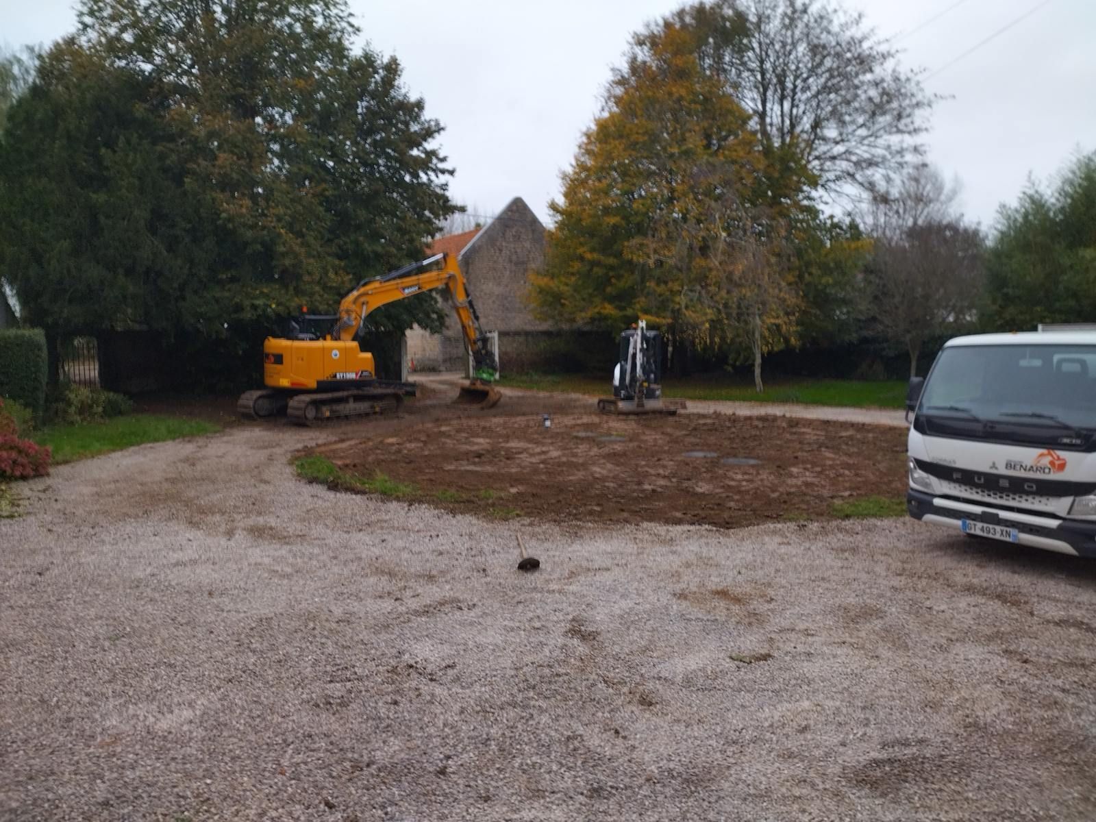 Mini-pelle pour du terrassement