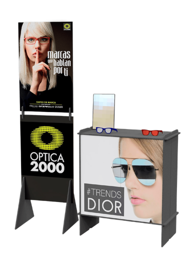 Una exhibición de chips Chiquita sobre un fondo blanco.