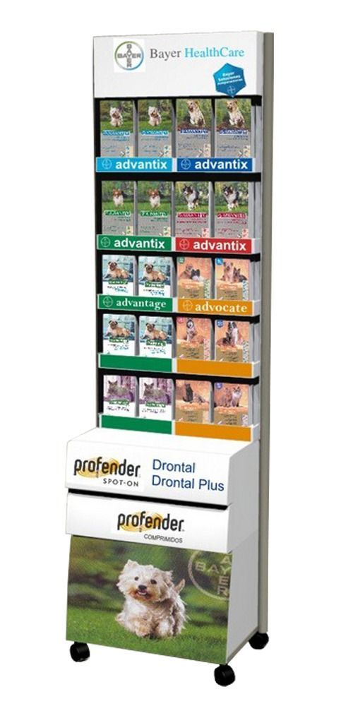 Un expositor con la imagen de un perro.