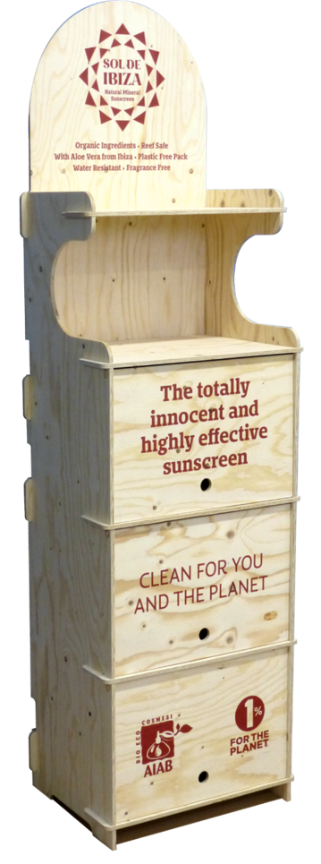 Un estante de madera con las palabras