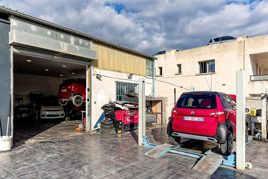 Extérieur garage de Mini Auto Vitrolles