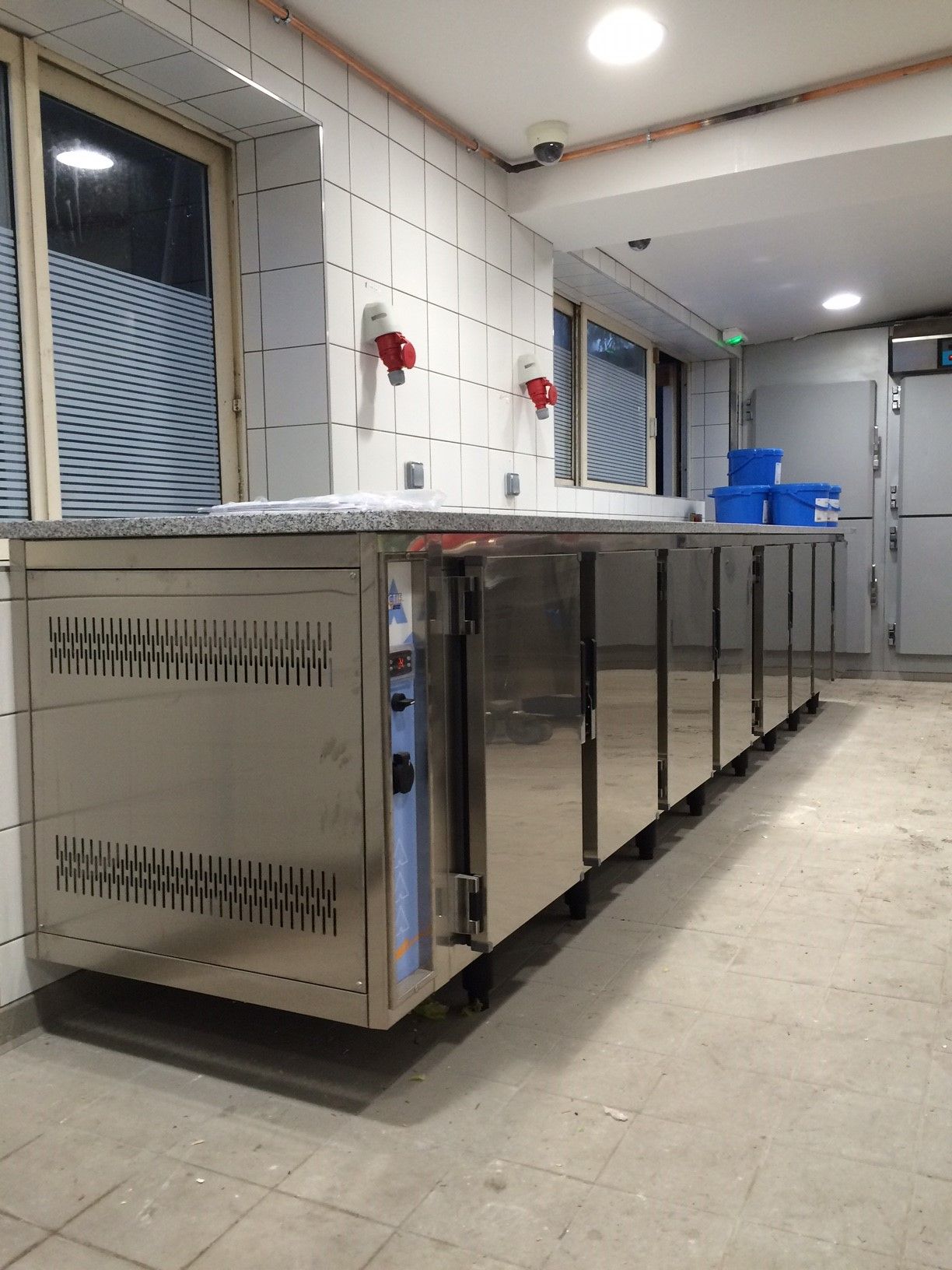 Des tours réfrigérées vues de 3/4