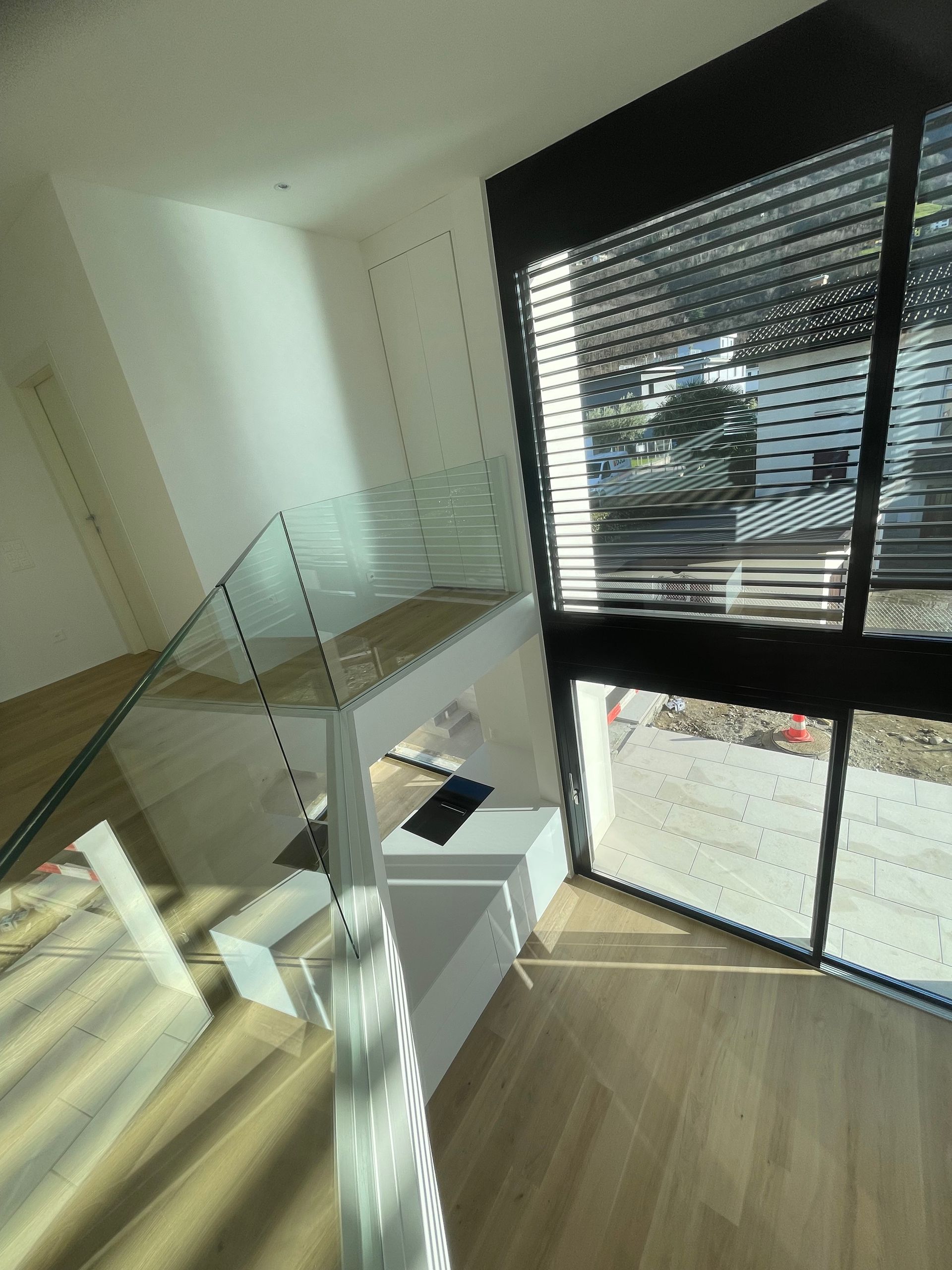 Appartamento luminoso con ampia vetrata