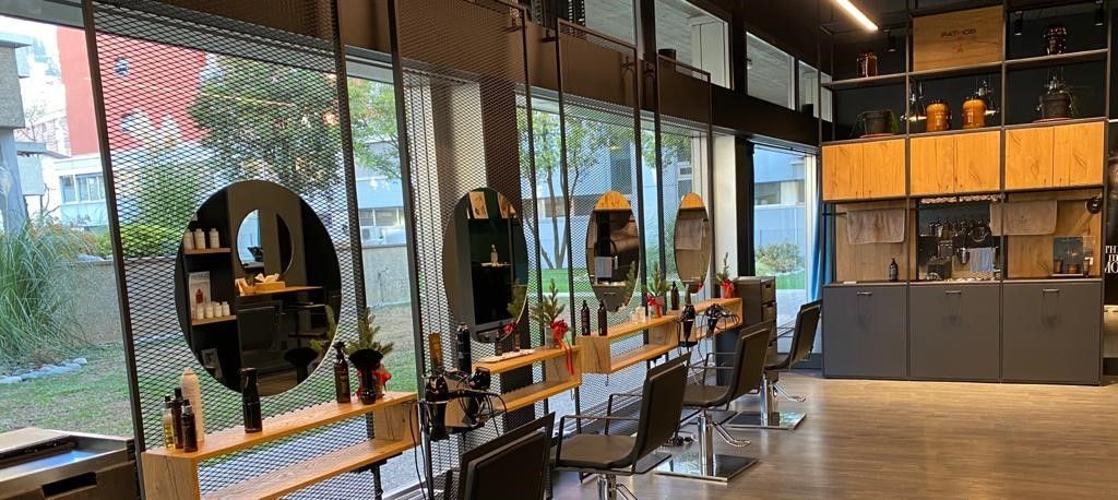 negozio di parrucchieri - Pathos Hair