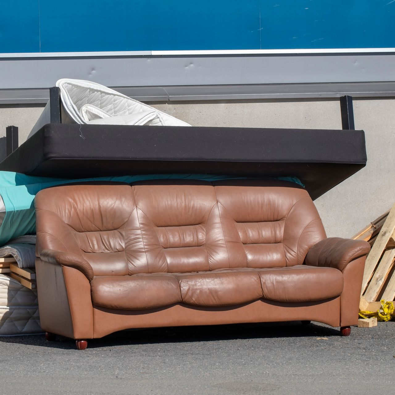 Un canapé et un sommier