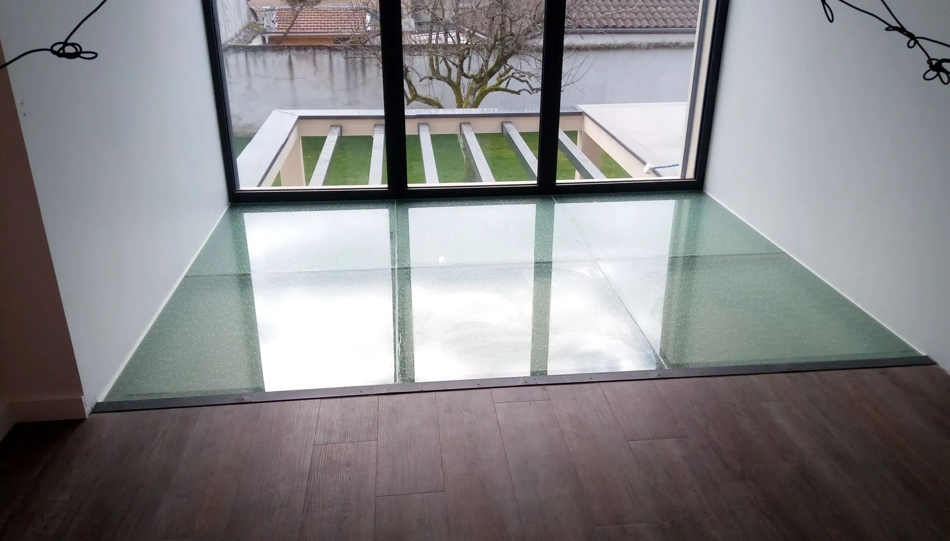 Dalle de sol en verre