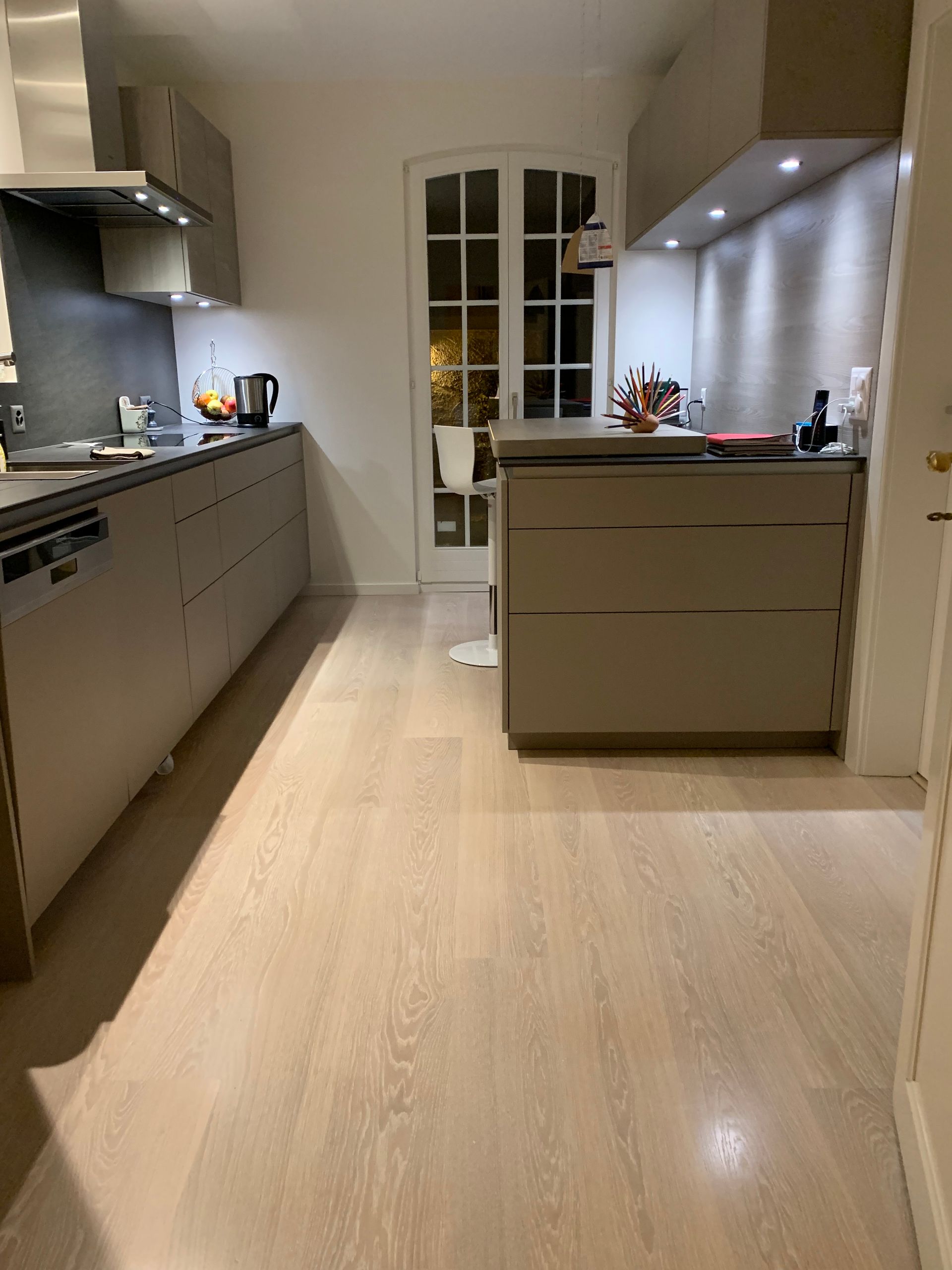 PRDG - Genève - ponçage - pose - terrasse - ARTI'PRO- parquet - revêtement de sol - escalier - nez de marche - massif - rénovation - carrelage - moquette - neuf - PVC - vente - teinte