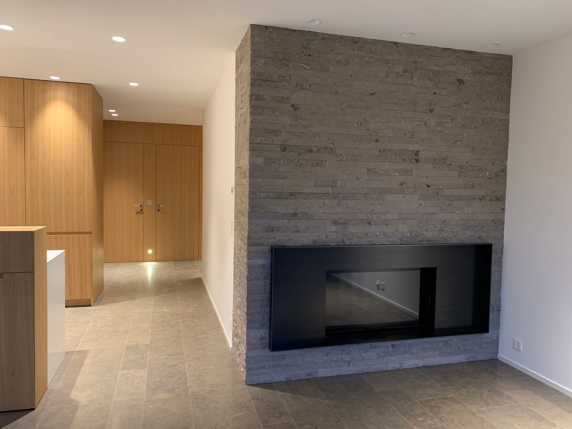 PRDG - Genève - ponçage - pose - terrasse - ARTI'PRO- parquet - revêtement de sol - escalier - nez de marche - massif - rénovation - carrelage - moquette - neuf - PVC - vente - teinte