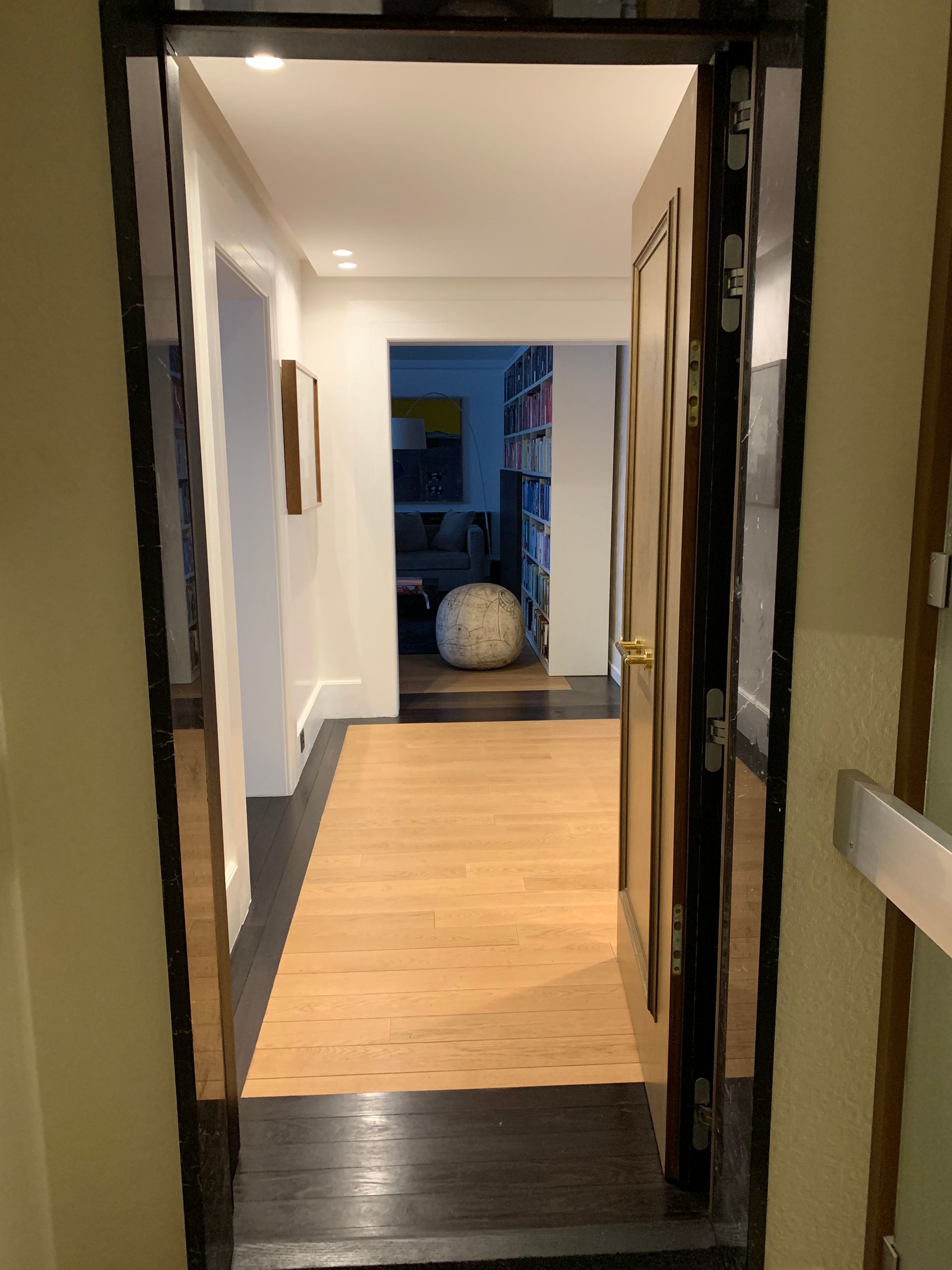 PRDG - Genève - ponçage - pose - terrasse - ARTI'PRO- parquet - revêtement de sol - escalier - nez de marche - massif - rénovation - carrelage - moquette - neuf - PVC - vente - teinte