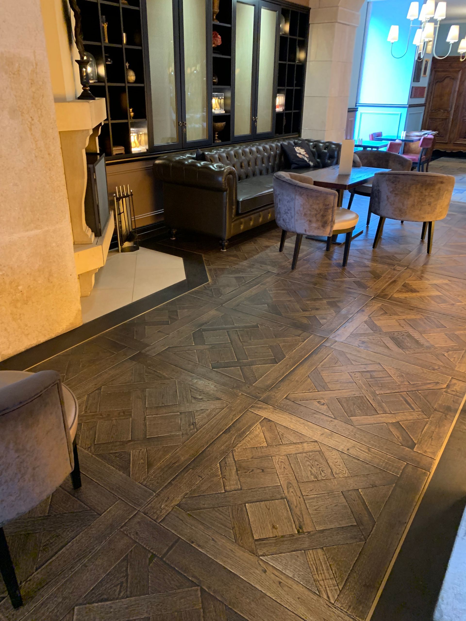 PRDG - Genève - ponçage - pose - terrasse - ARTI'PRO- parquet - revêtement de sol - escalier - nez de marche - massif - rénovation - carrelage - moquette - neuf - PVC - vente - teinte