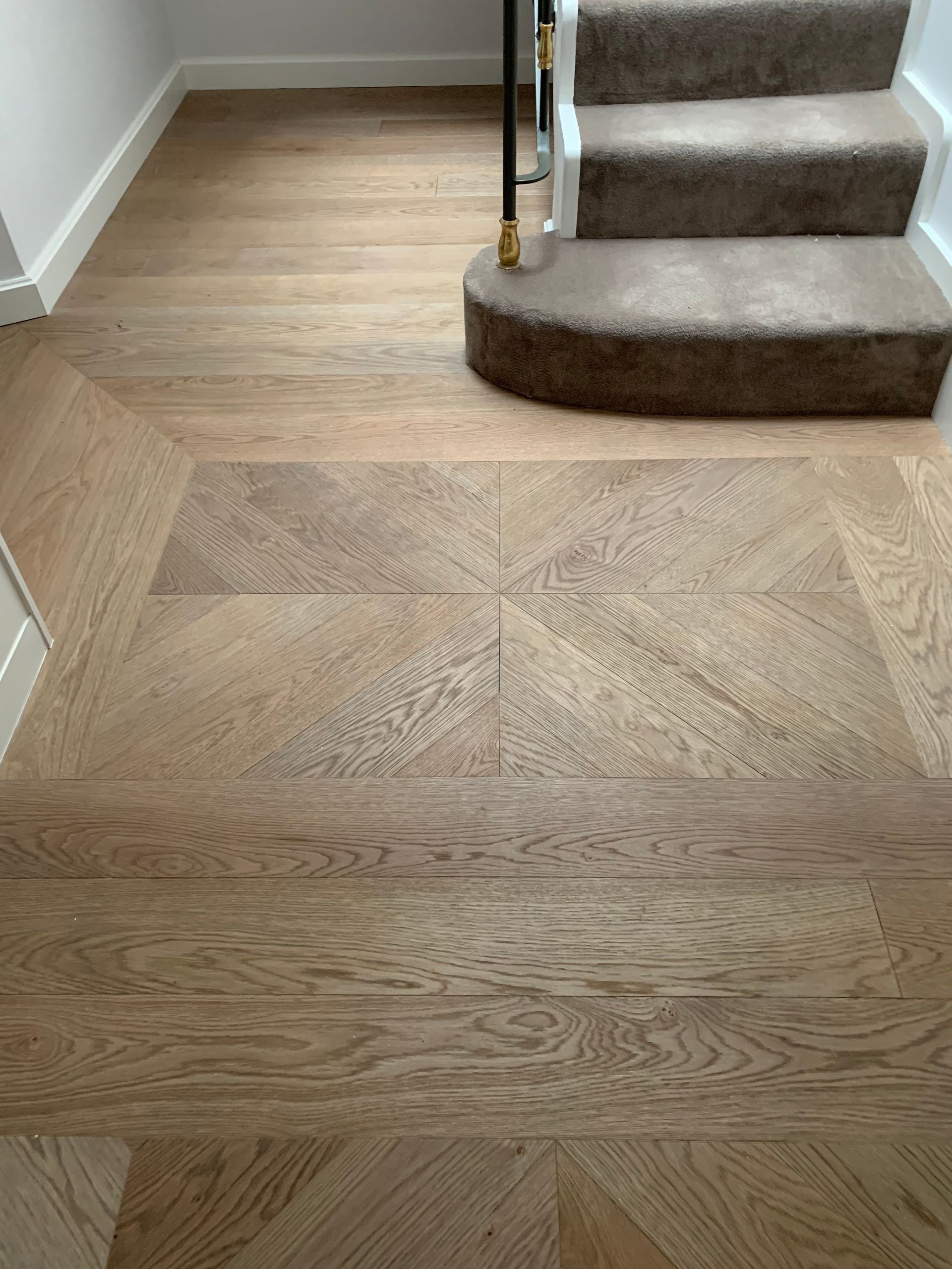 PRDG - Genève - ponçage - pose - terrasse - ARTI'PRO- parquet - revêtement de sol - escalier - nez de marche - massif - rénovation - carrelage - moquette - neuf - PVC - vente - teinte