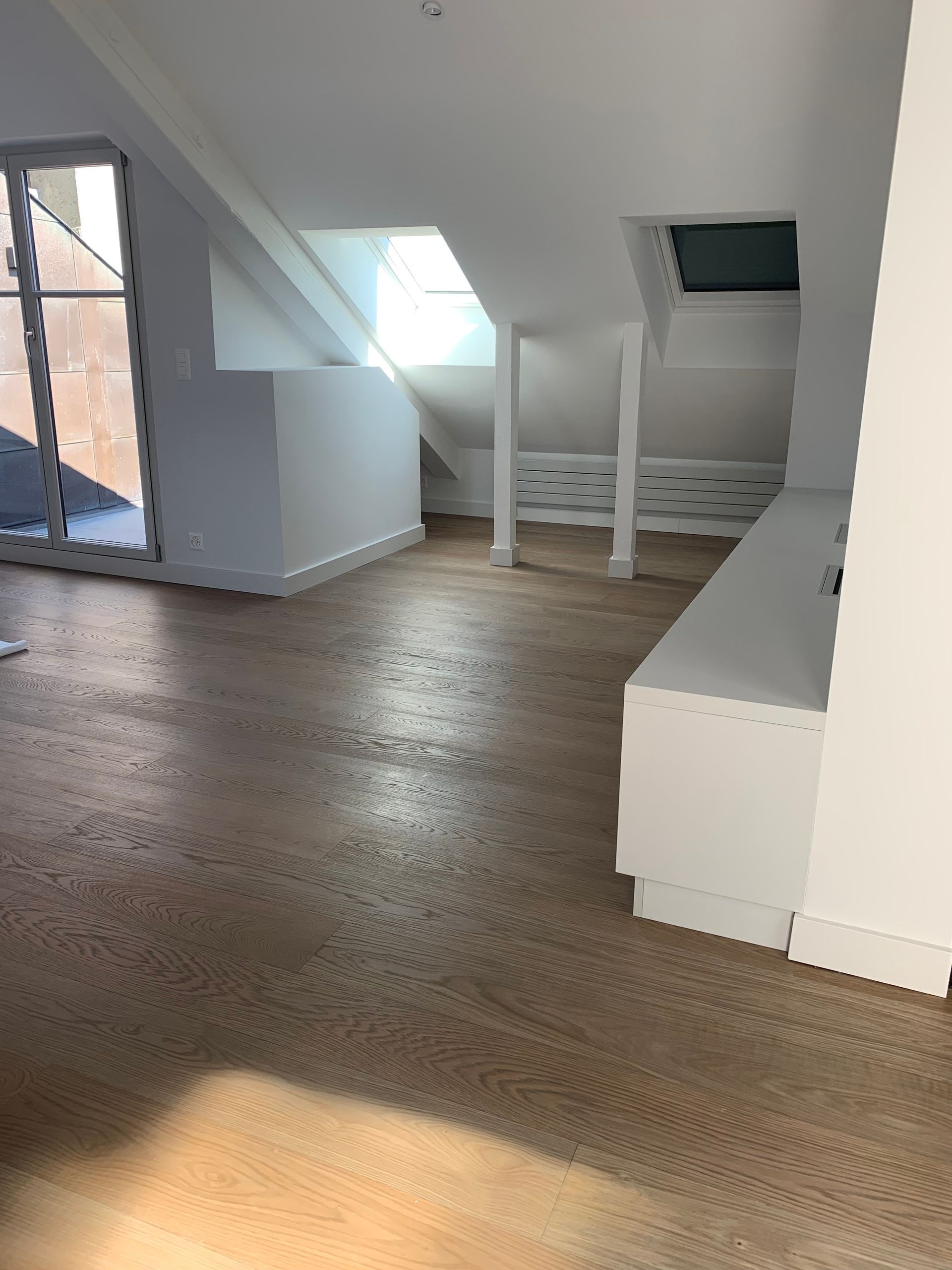 PRDG - Genève - ponçage - pose - terrasse - ARTI'PRO- parquet - revêtement de sol - escalier - nez de marche - massif - rénovation - carrelage - moquette - neuf - PVC - vente - teinte