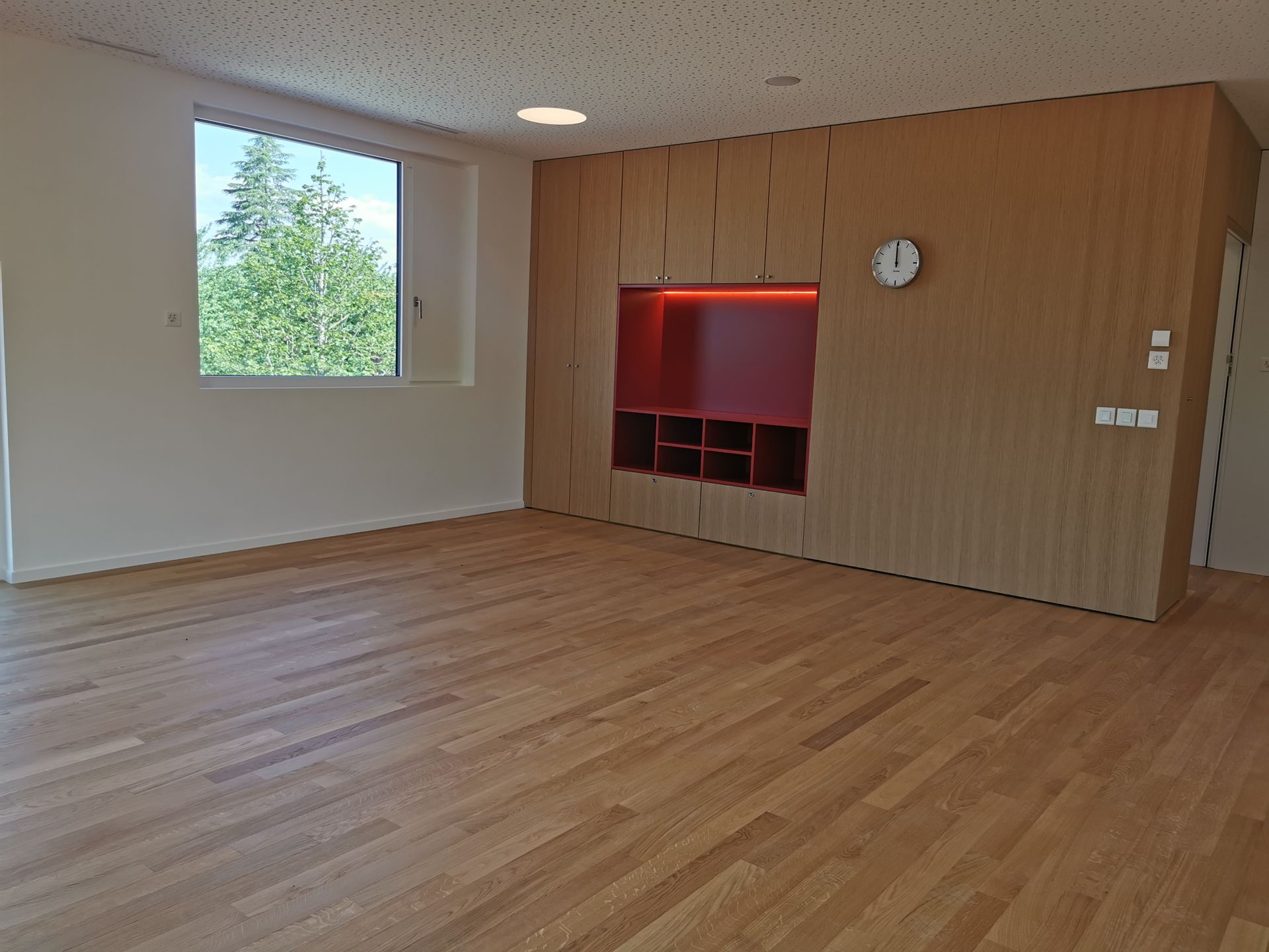 PRDG - Genève - ponçage - pose - terrasse - ARTI'PRO- parquet - revêtement de sol - escalier - nez de marche - massif - rénovation - carrelage - moquette - neuf - PVC - vente - teinte