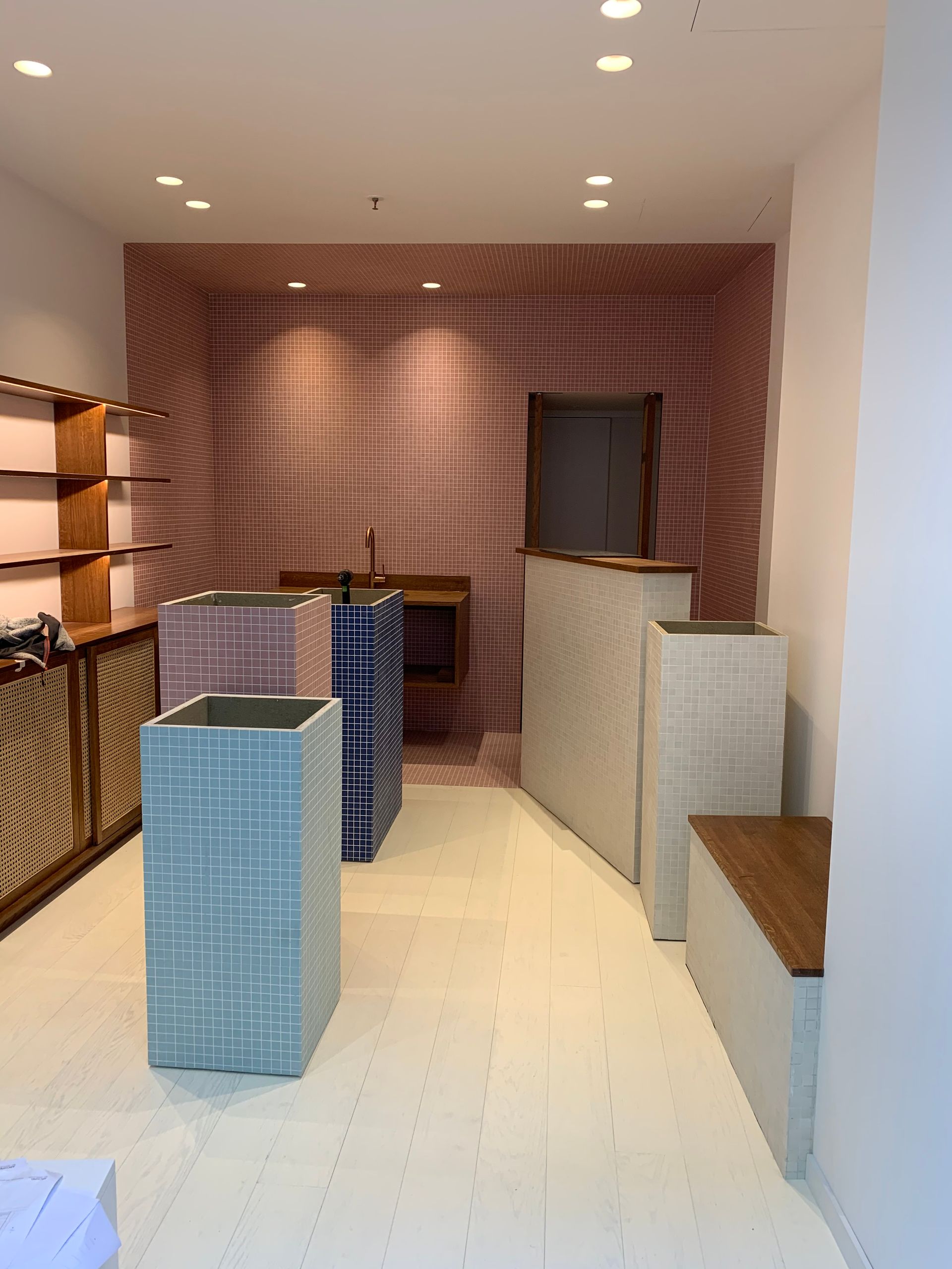 PRDG - Genève - ponçage - pose - terrasse - ARTI'PRO- parquet - revêtement de sol - escalier - nez de marche - massif - rénovation - carrelage - moquette - neuf - PVC - vente - teinte