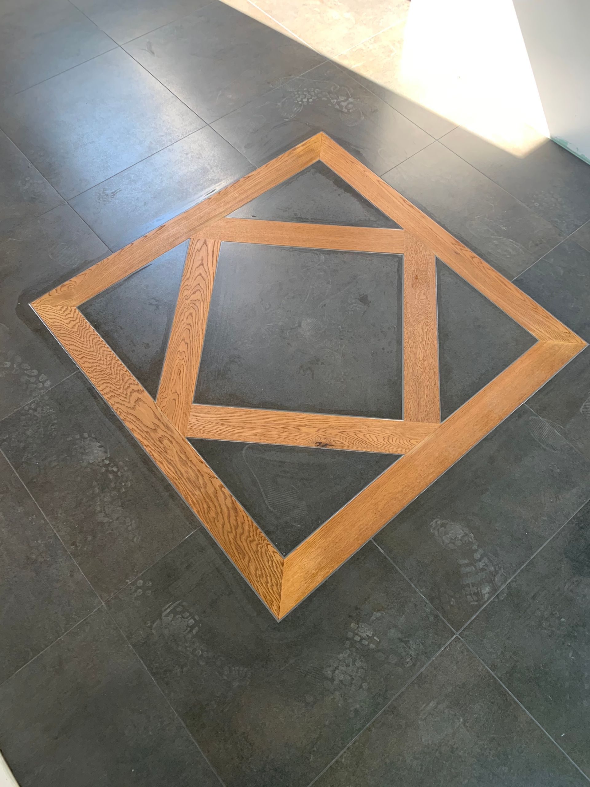 PRDG - Genève - ponçage - pose - terrasse - ARTI'PRO- parquet - revêtement de sol - escalier - nez de marche - massif - rénovation - carrelage - moquette - neuf - PVC - vente - teinte