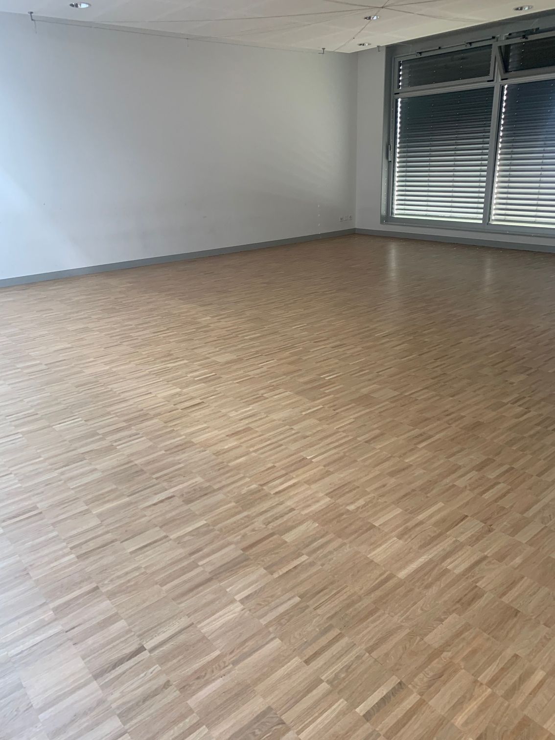 PRDG - Genève - ponçage - pose - terrasse - ARTI'PRO- parquet - revêtement de sol - escalier - nez de marche - massif - rénovation - carrelage - moquette - neuf - PVC - vente - teinte