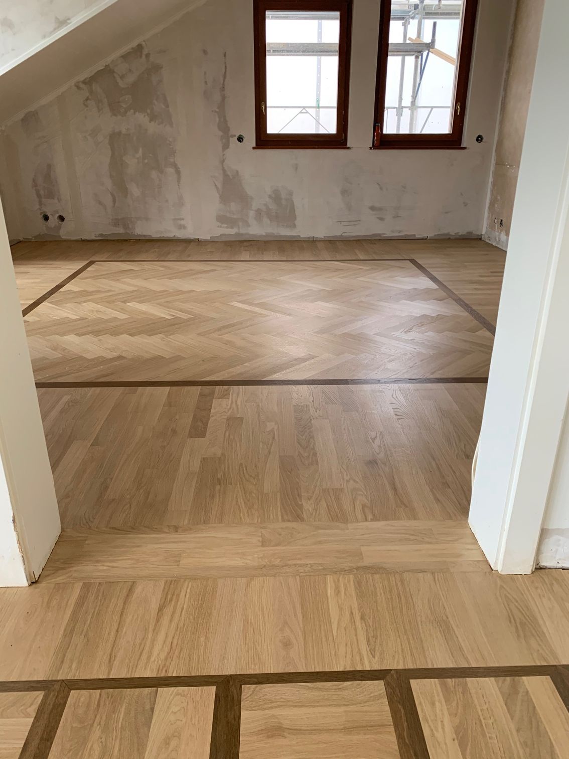 PRDG - Genève - ponçage - pose - terrasse - ARTI'PRO- parquet - revêtement de sol - escalier - nez de marche - massif - rénovation - carrelage - moquette - neuf - PVC - vente - teinte