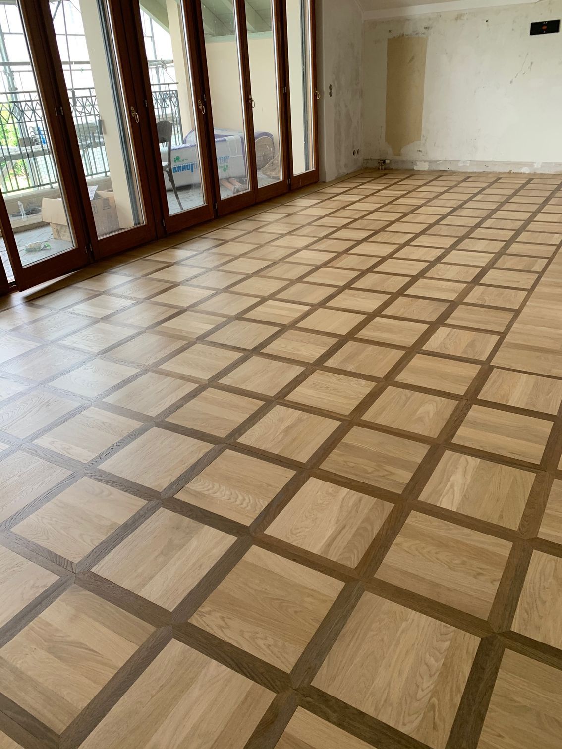 PRDG - Genève - ponçage - pose - terrasse - ARTI'PRO- parquet - revêtement de sol - escalier - nez de marche - massif - rénovation - carrelage - moquette - neuf - PVC - vente - teinte