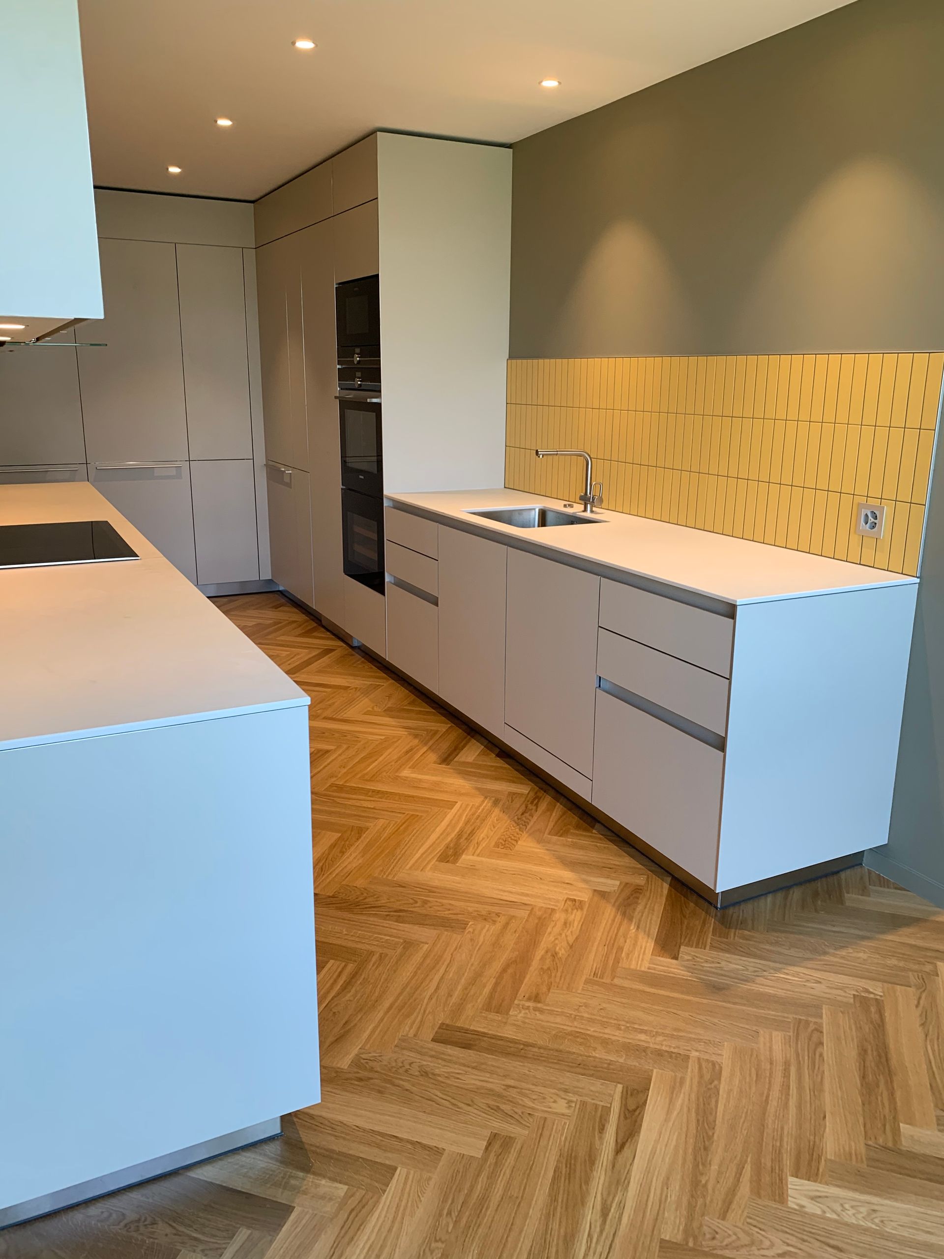 PRDG - Genève - ponçage - pose - terrasse - ARTI'PRO- parquet - revêtement de sol - escalier - nez de marche - massif - rénovation - carrelage - moquette - neuf - PVC - vente - teinte