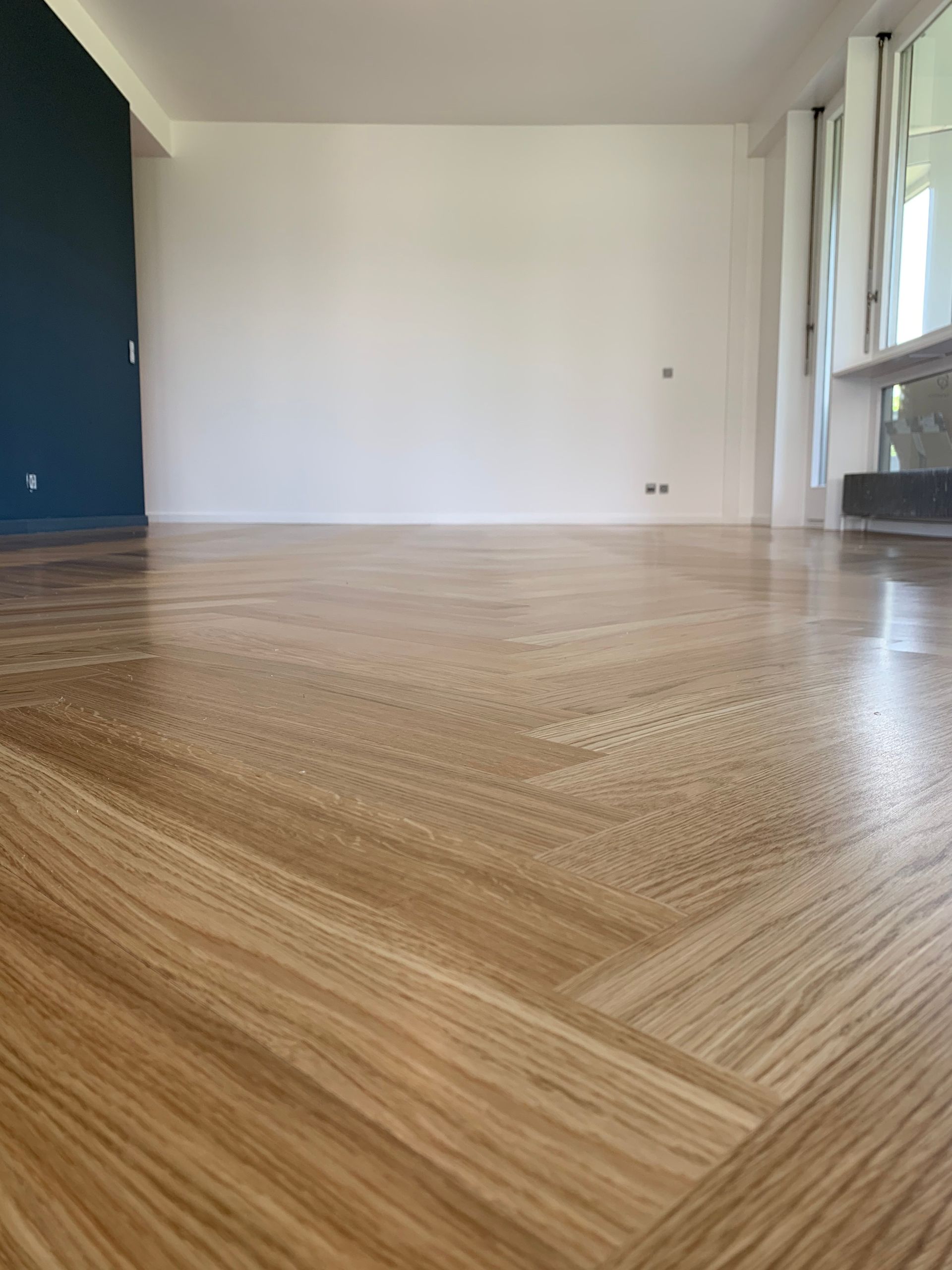 PRDG - Genève - ponçage - pose - terrasse - ARTI'PRO- parquet - revêtement de sol - escalier - nez de marche - massif - rénovation - carrelage - moquette - neuf - PVC - vente - teinte