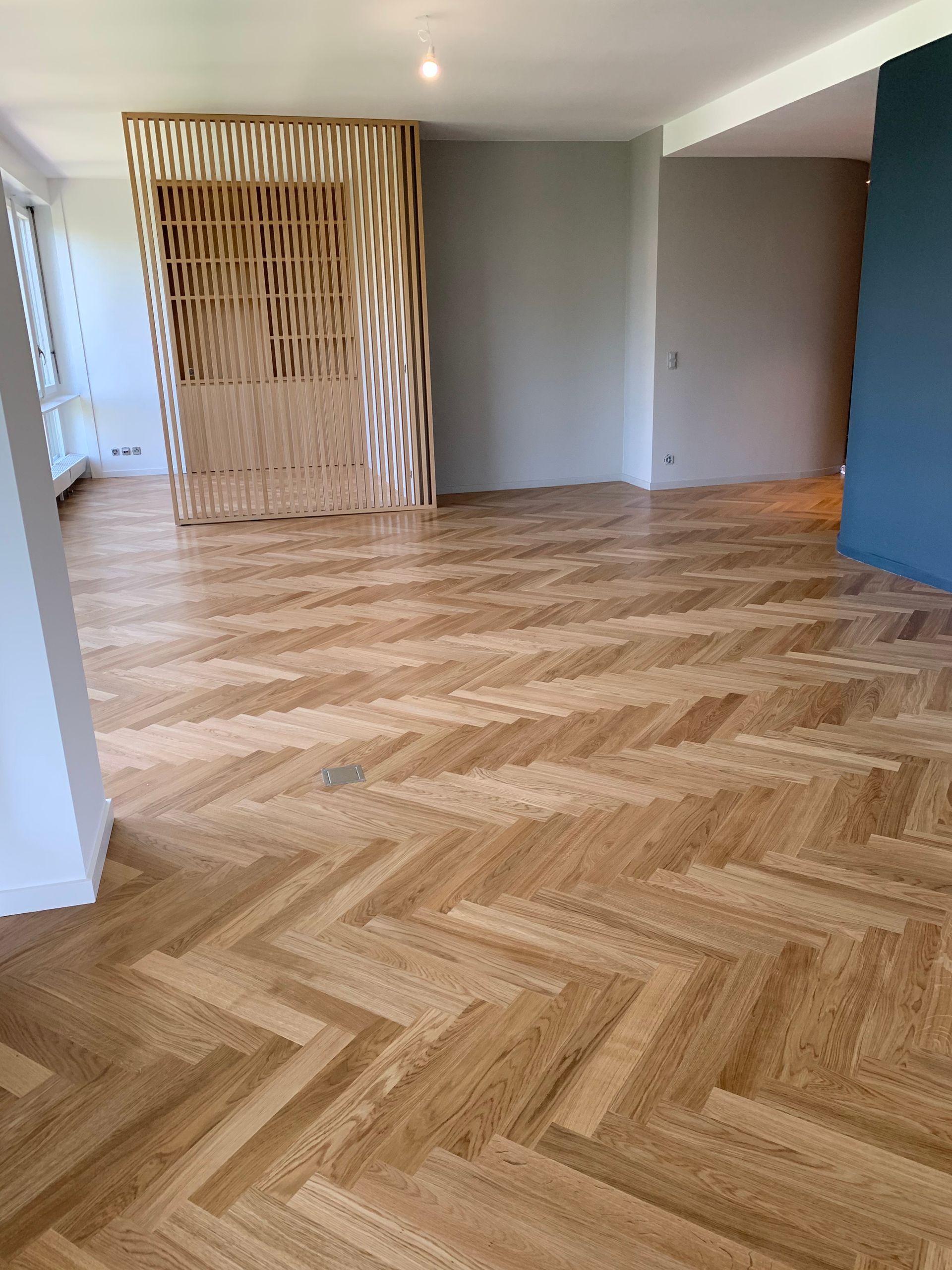 PRDG - Genève - ponçage - pose - terrasse - ARTI'PRO- parquet - revêtement de sol - escalier - nez de marche - massif - rénovation - carrelage - moquette - neuf - PVC - vente - teinte